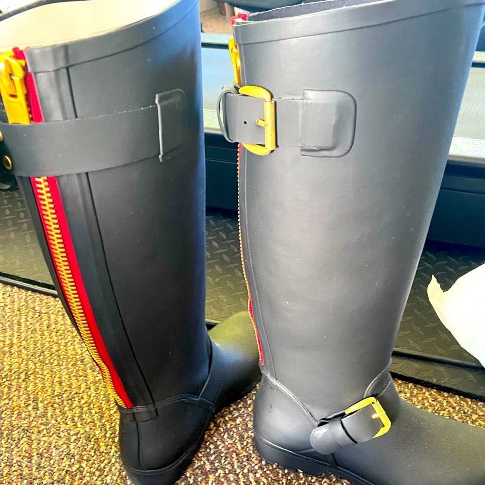 Steve Madden brand new knee high rain boot sz 9